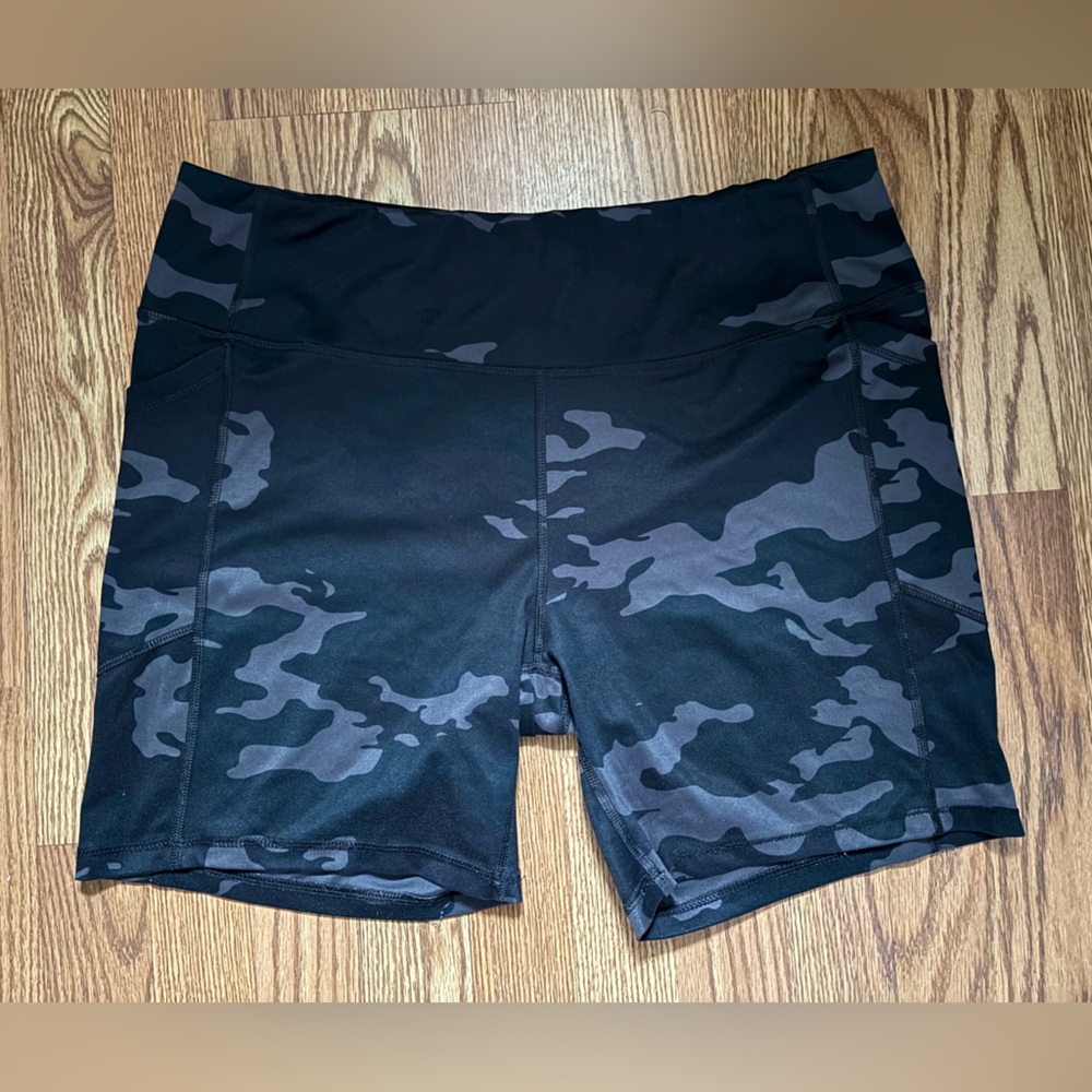 Camouflage Workout Shorts, Size:XXL, Color:Black/Grey, Brand:Avia